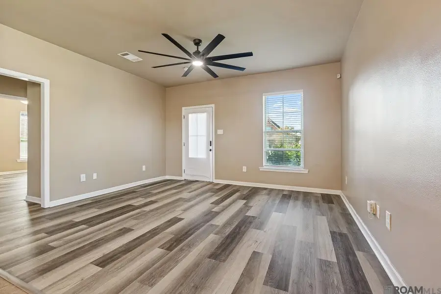 9067 Redwood Lake Blvd, Zachary, LA 70791 - #3