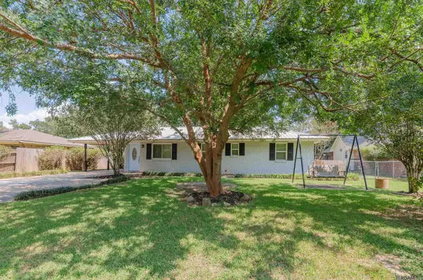 30698 Ranchero Ave, Denham Springs, LA 70726