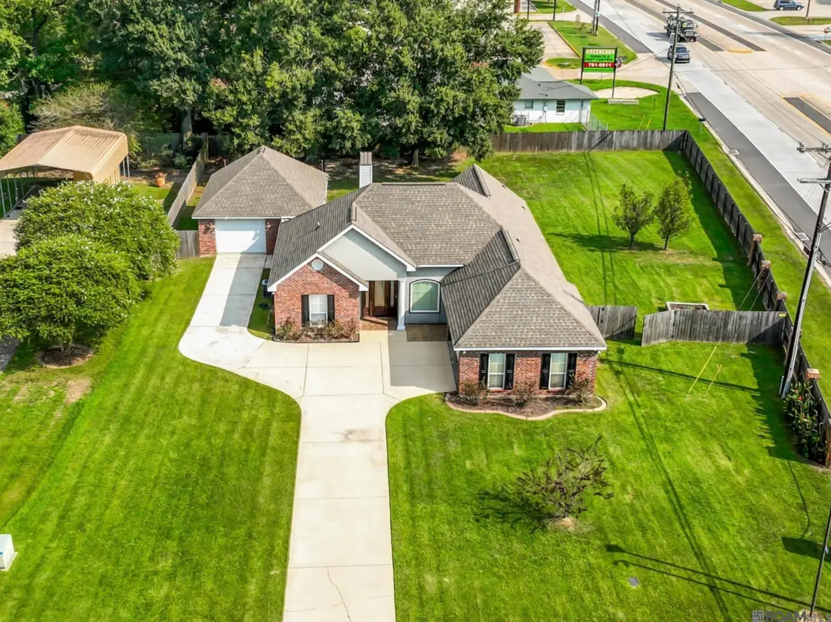 7993 Denham Chase Ave, Denham Springs, LA 70726 - #1