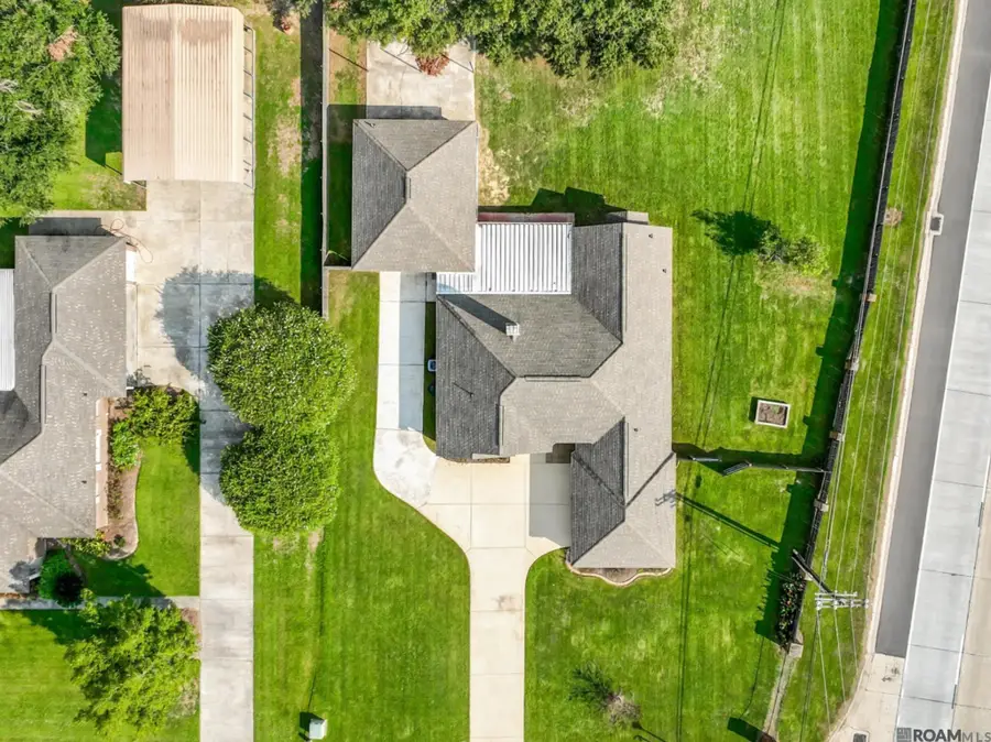 7993 Denham Chase Ave, Denham Springs, LA 70726 - #2