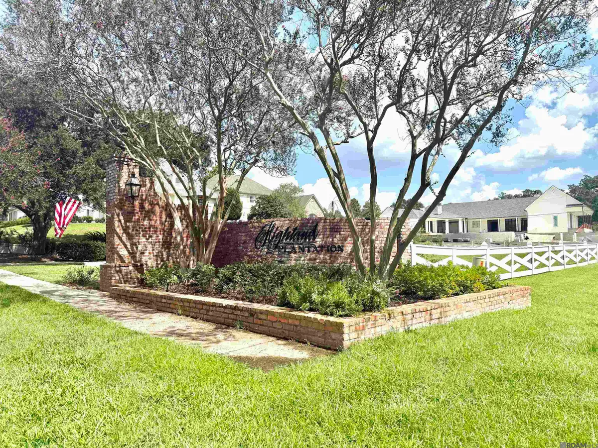 642 Plantation Ridge Ave, Village Saint George, LA 70810 - #1