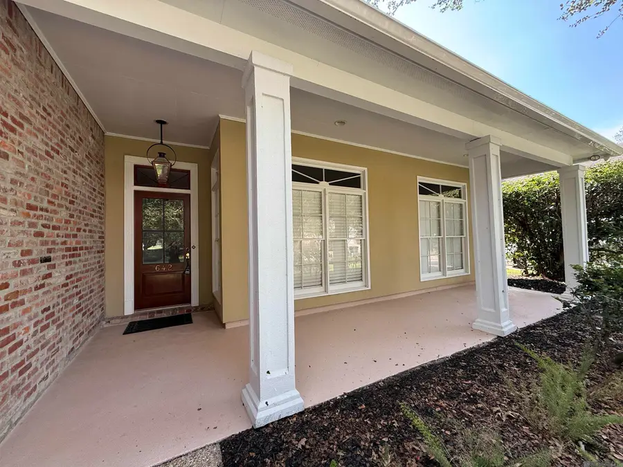 642 Plantation Ridge Ave, Village Saint George, LA 70810 - #3