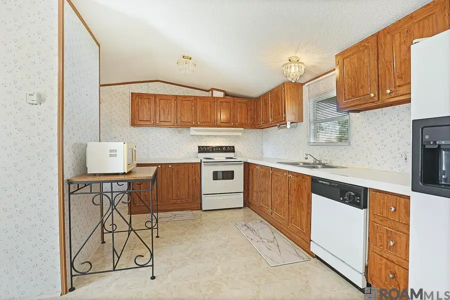 29796 A Burns Ln, Walker, LA 70785 - #3