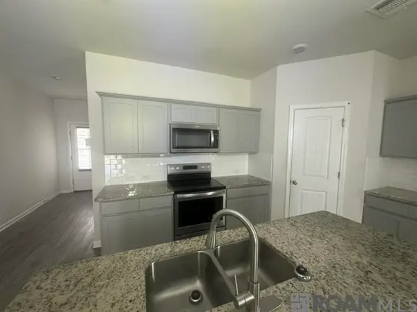 30746 Pine Grove Dr, Denham Springs, LA 70726