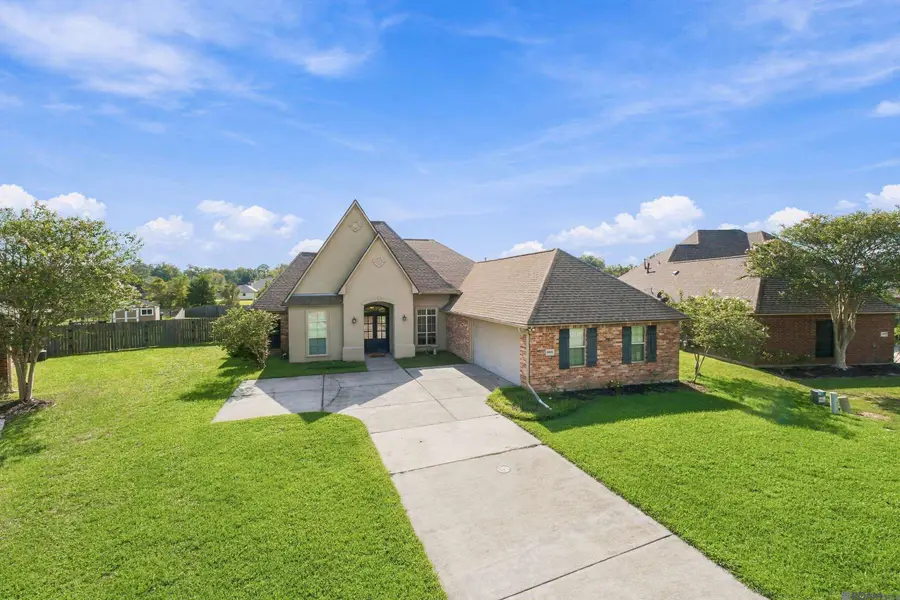 30889 Creek Valley Dr, Denham Springs, LA 70726 - #2