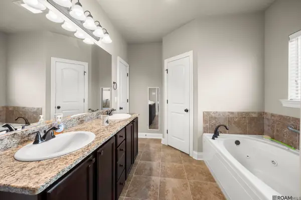 42500 Wynstone Dr, Prairieville, LA 70769