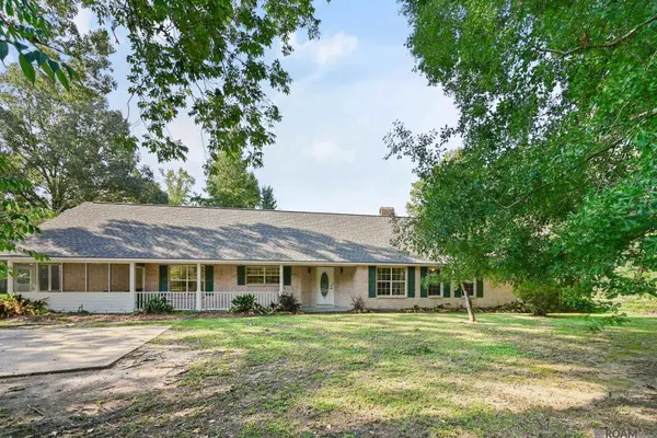 1072 Rollins Rd, Zachary, LA 70791