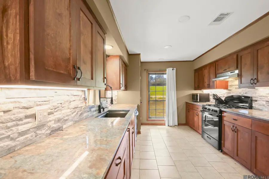 33383 Bayou Sorrel Rd, Plaquemine, LA 70764 - #2