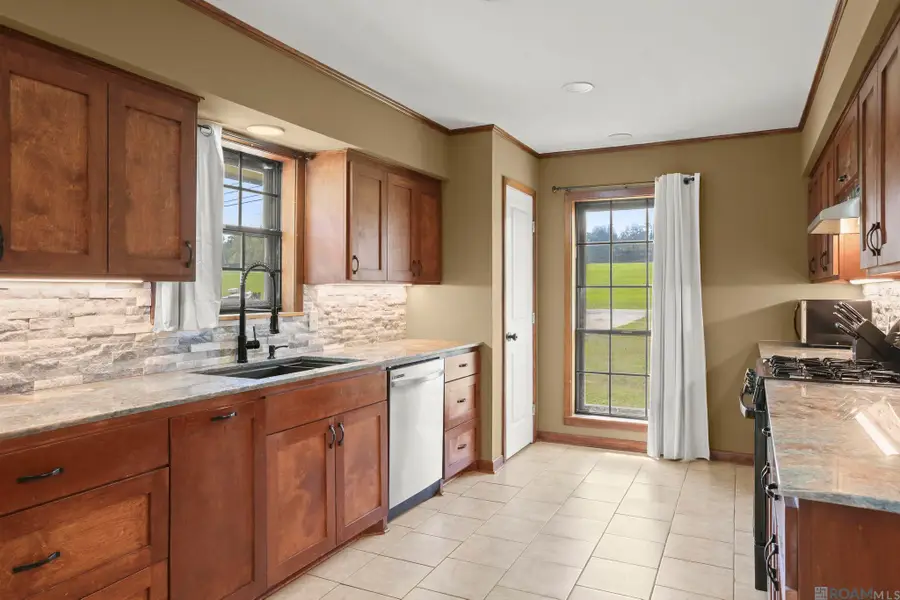 33383 Bayou Sorrel Rd, Plaquemine, LA 70764 - #3