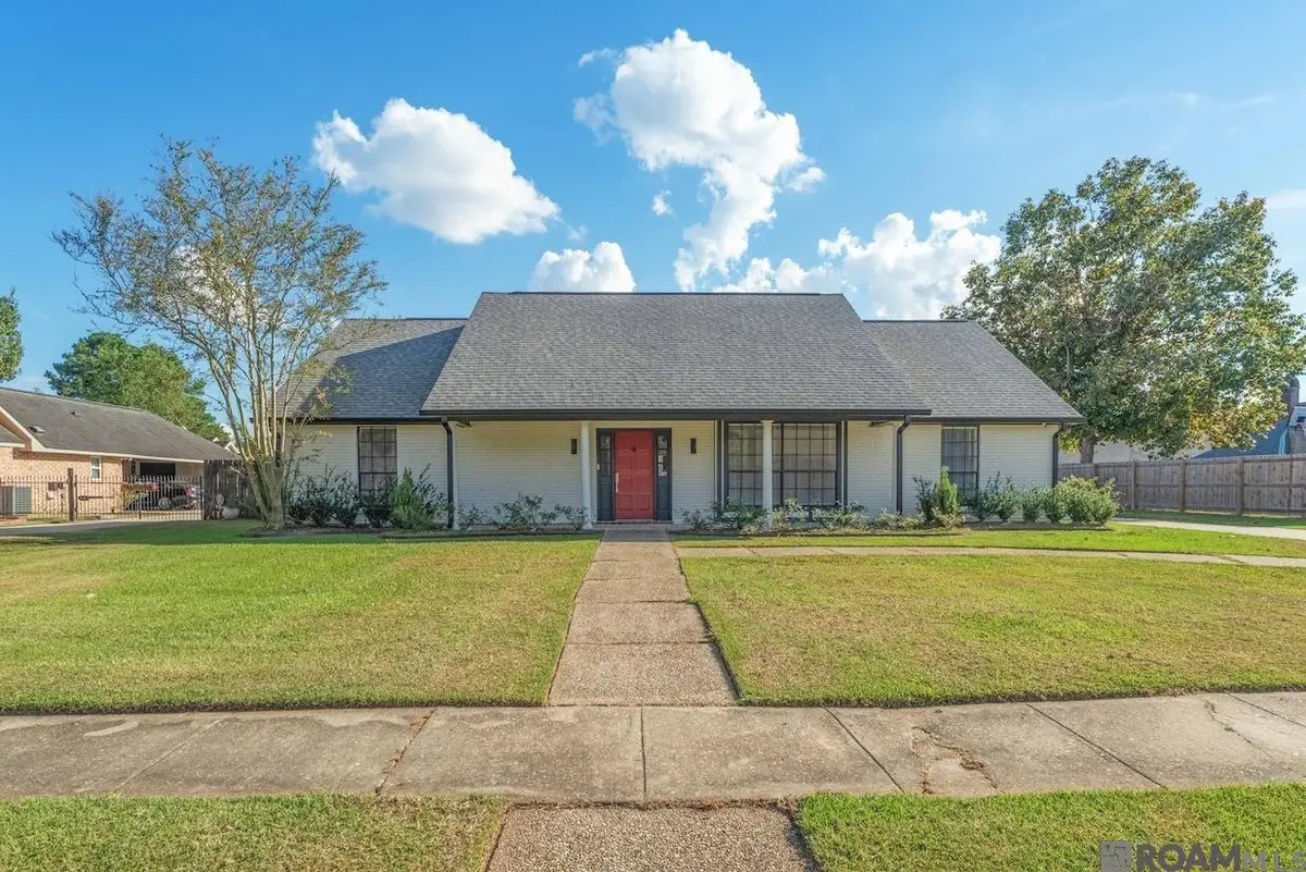 12214 Lake Ladare Ave, Baton Rouge, LA 70816 - #1