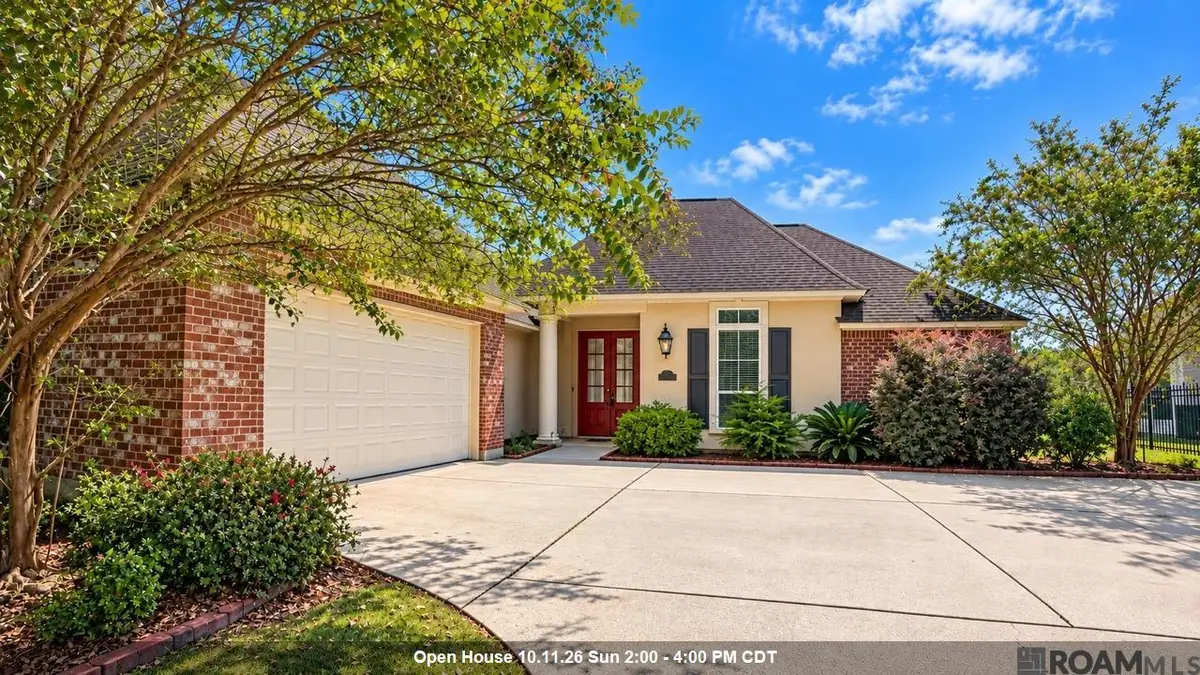 22265 Fairway View Dr, Zachary, LA 70791 - #1