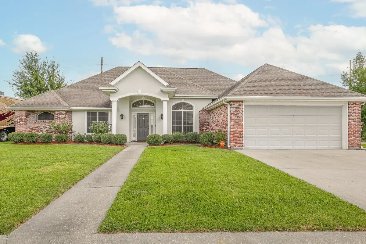 242 Woodwind Dr, Houma, LA 70360 - #1
