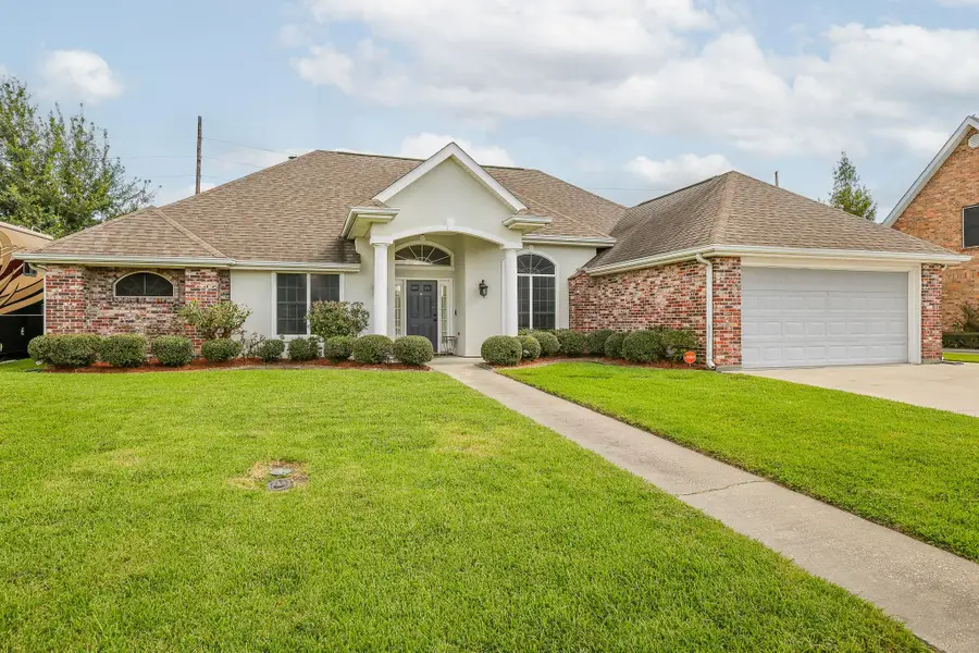 242 Woodwind Dr, Houma, LA 70360 - #2