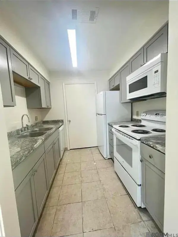 5128 Brightside View Dr, Baton Rouge, LA 70820