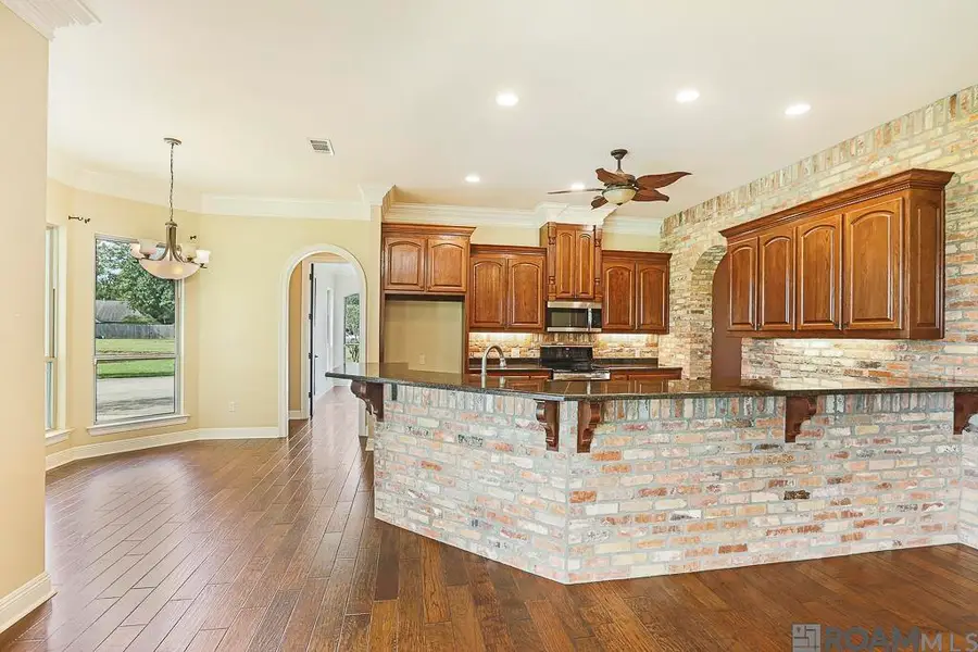 14238 Brown Rd, Denham Springs, LA 70726 - #2