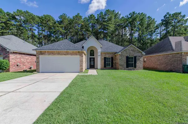 25960 Bronzewood St, Denham Springs, LA 70726
