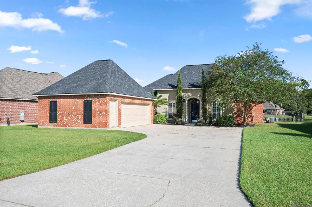 13843 Creekstone Dr, Denham Springs, LA 70726 - #1