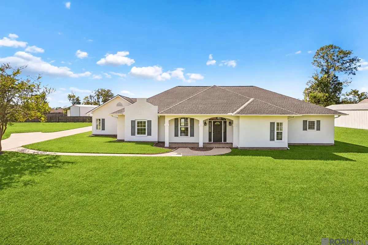 14377 Lazy Oaks Dr, Gonzales, LA 70737 - #1