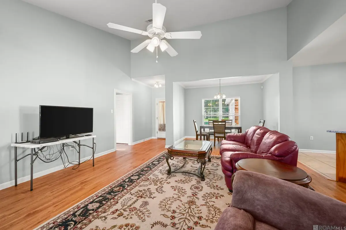17423 Lake Iris Ave, Baton Rouge, LA 70817 - #1