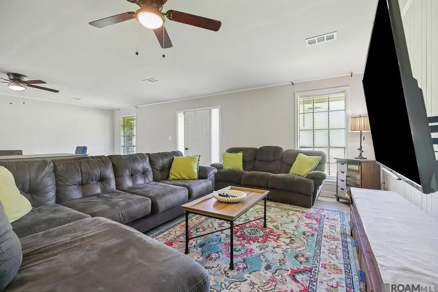 11246 Arnold Rd, Denham Springs, LA 70726 - #3