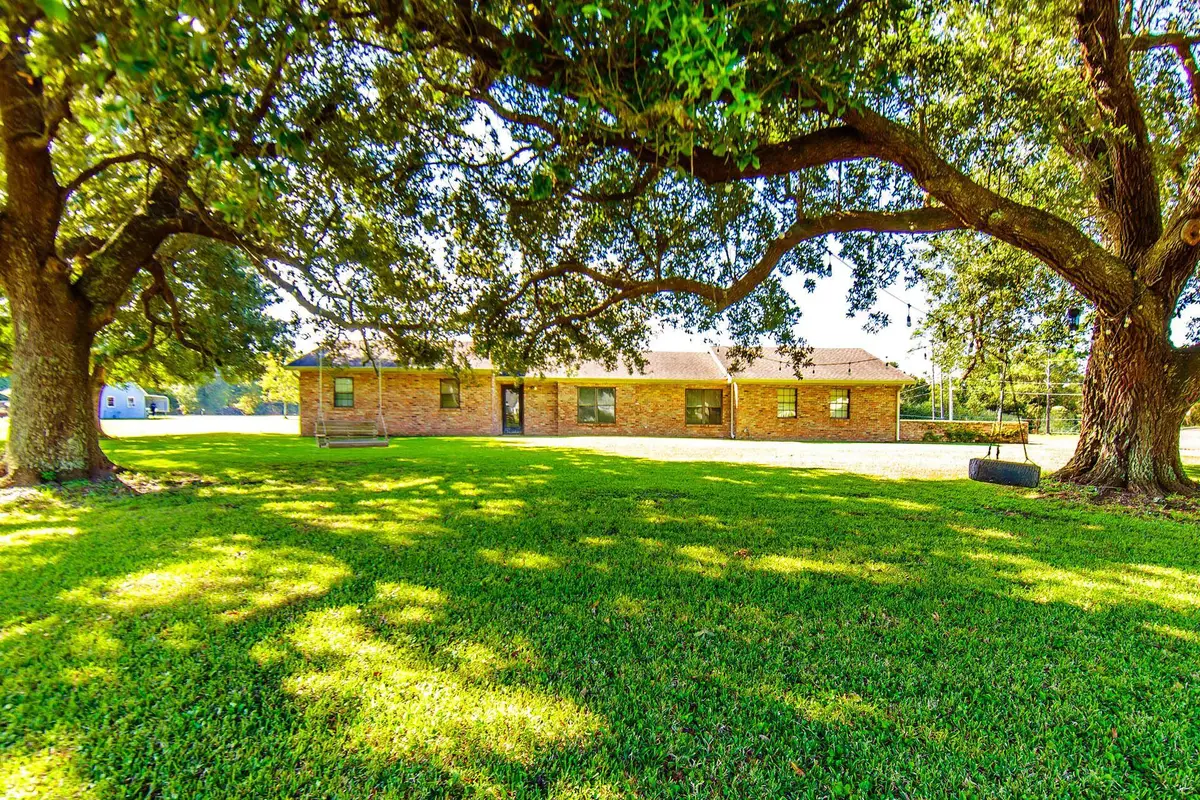 915 Bayou Blue Rd, Houma, LA 70364 - #1