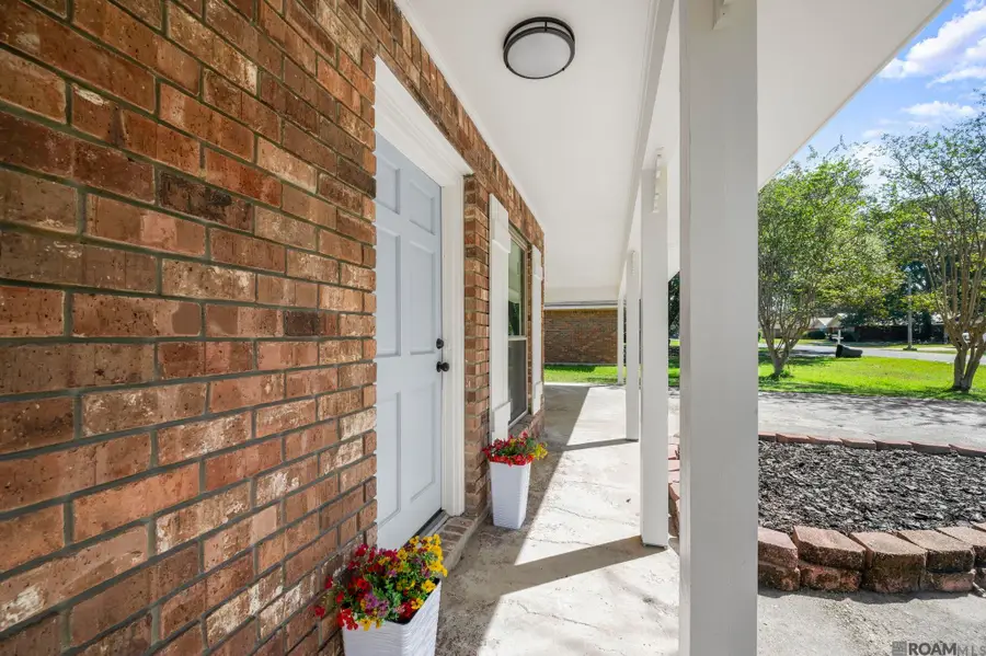 10658 Carmel Dr, Baton Rouge, LA 70818 - #2