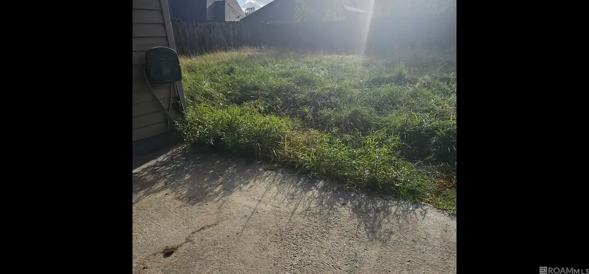 22451 Newport Dr, Denham Springs, LA 70726 - #1