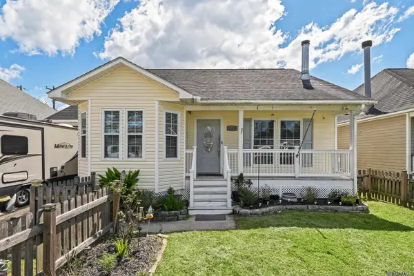 25430 Homestead Dr, Denham Springs, LA 70726