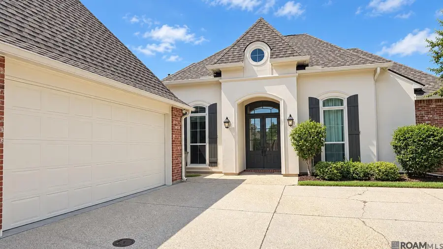 8910 Glenfield Dr, Baton Rouge, LA 70809 - #2
