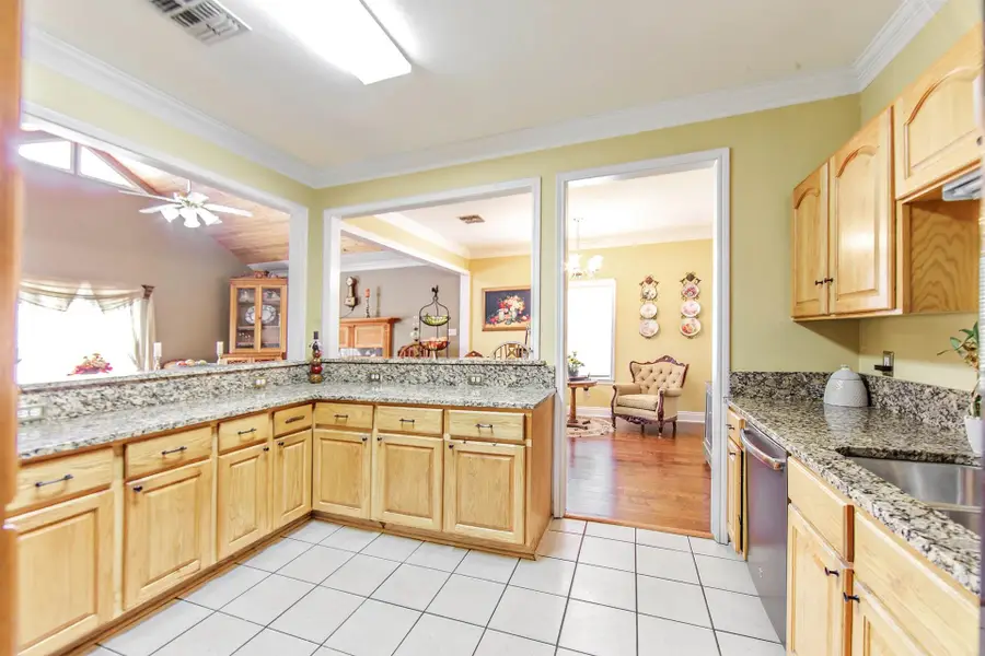 111 Newsom Dr, Houma, LA 70360 - #3