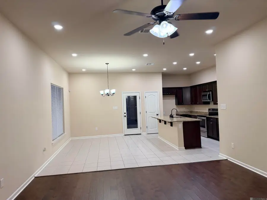 16211 White Rose Dr, Baton Rouge, LA 70817 - #2