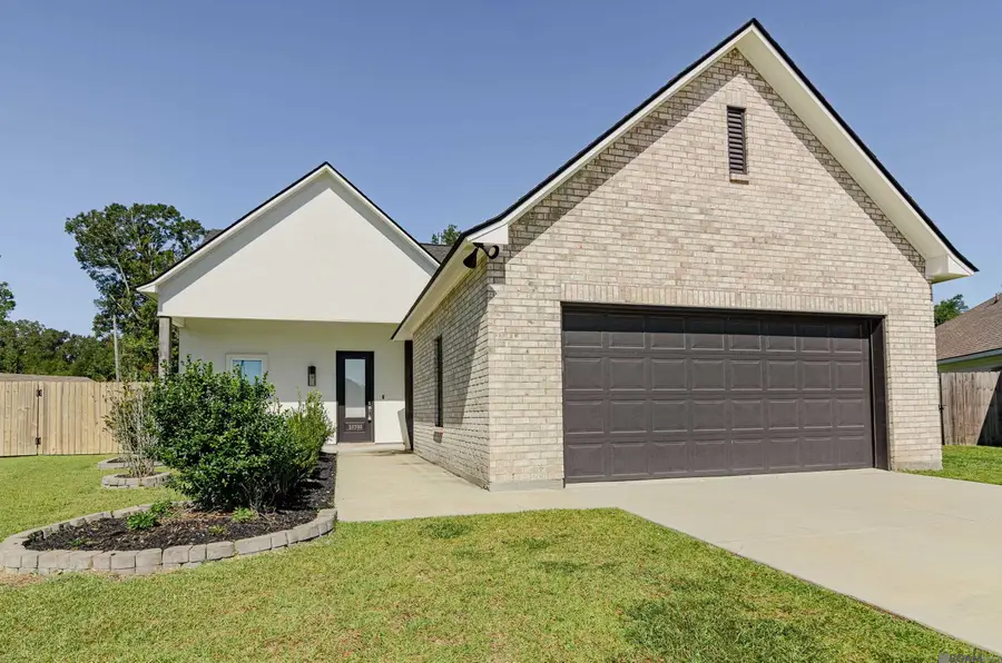 13703 Pinyon Dr, Denham Springs, LA 70726 - #2