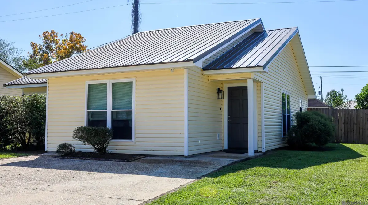 37403 W Hillside Dr, Prairieville, LA 70769 - #1
