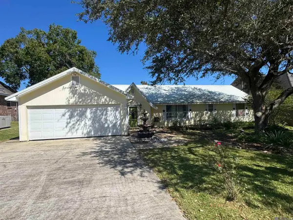14092 Bayou Terrace Dr, St Amant, LA 70774