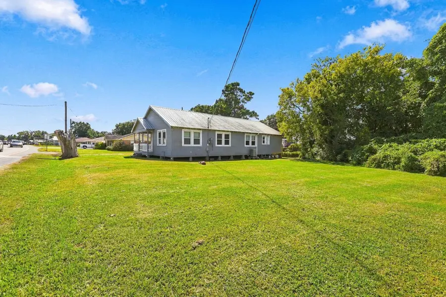 7054 Park Ave, Houma, LA 70364 - #2
