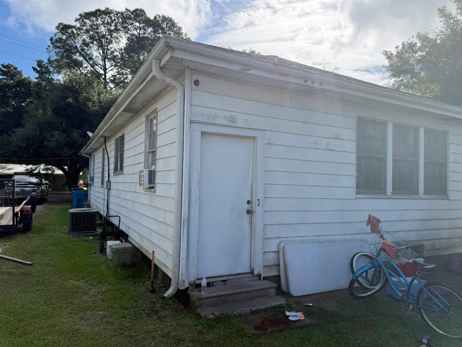 1404 Ridgefield Ave, Thibodaux, LA 70301 - #2