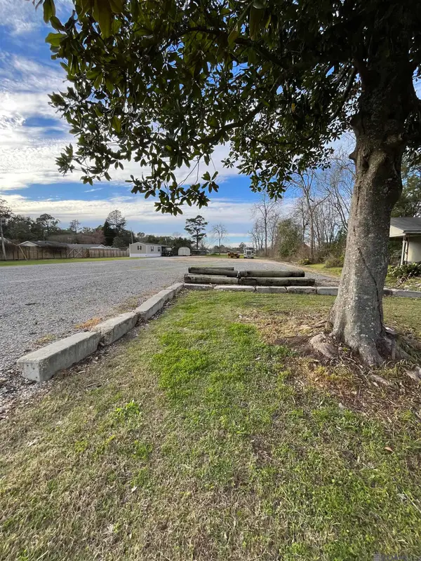 59010 Belleview Dr, Plaquemine, LA 70764
