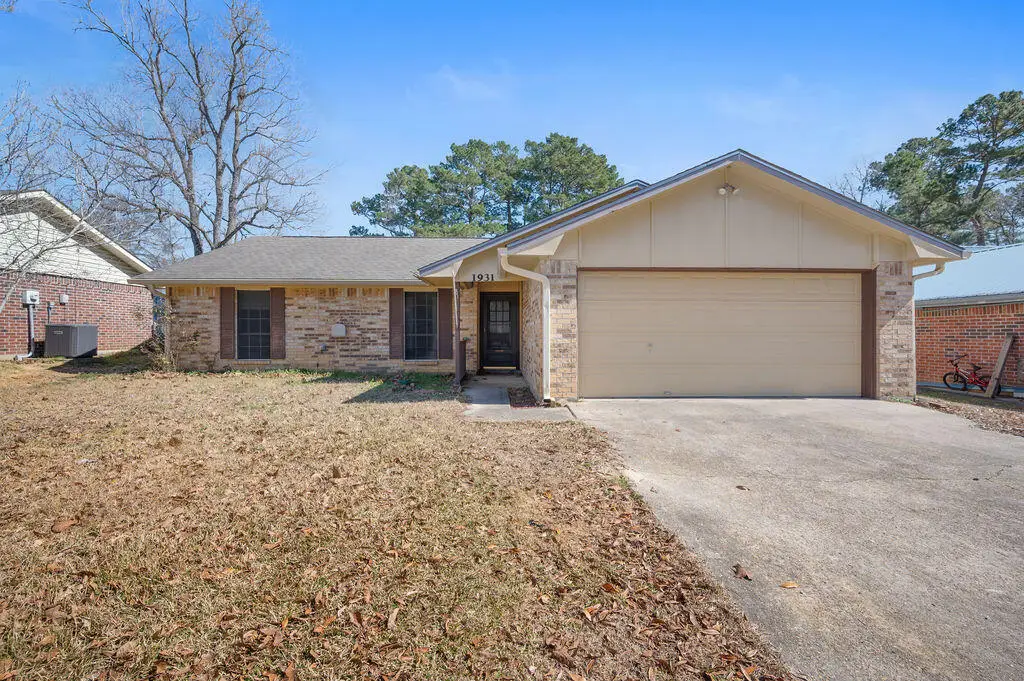 1931 Charlotte St, Deridder, LA 70634 - #1