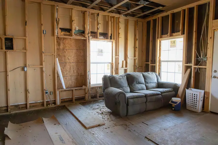 905 N Texas St, Deridder, LA 70634 - #3