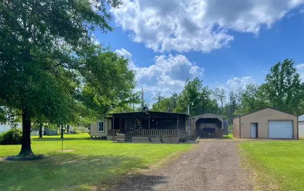 829 Caribbean Dr, Florien, LA 71429