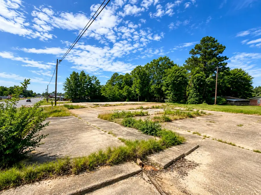 E 1st St, Deridder, LA 70634 - #3