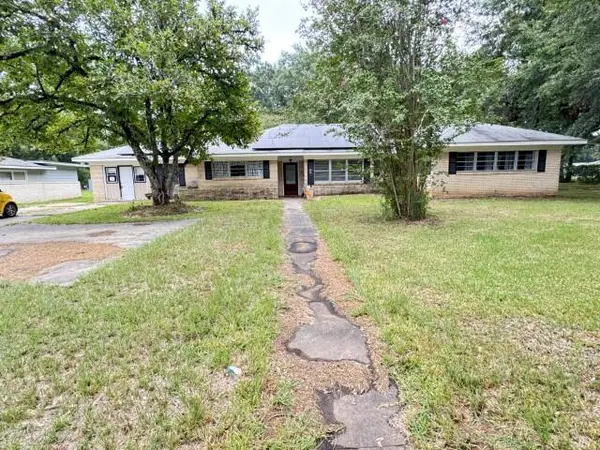 417 5th, Natchitoches, LA 71457