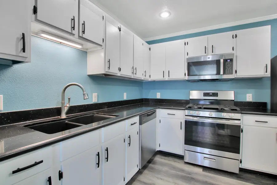 121 Powell Dr, Leesville, LA 71446 - Image #3