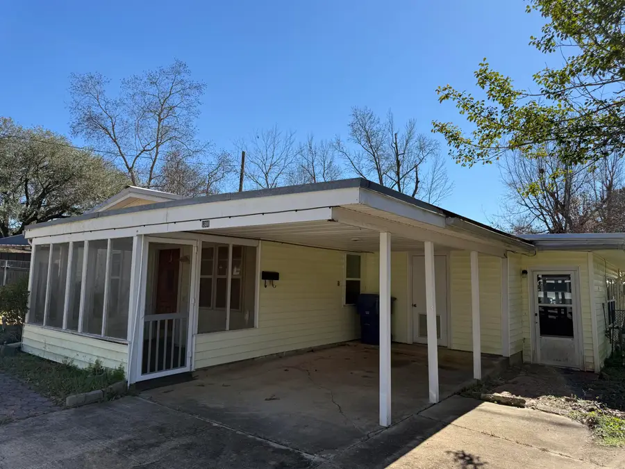 1301 Oak Dr, Leesville, LA 71446 - #2