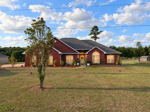 160 James, Leesville, LA 71446