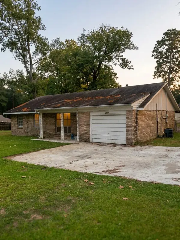 2001 Boone, Leesville, LA 71446
