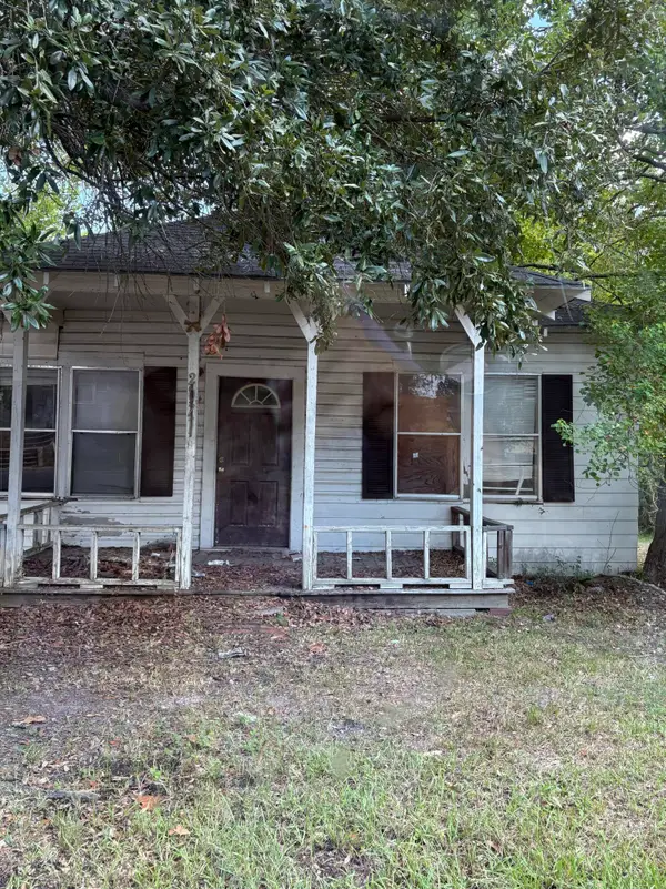 207 N 1st St, Leesville, LA 71446