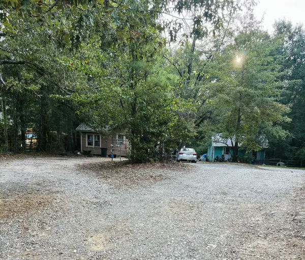 220 Red Town, Leesville, LA 71446