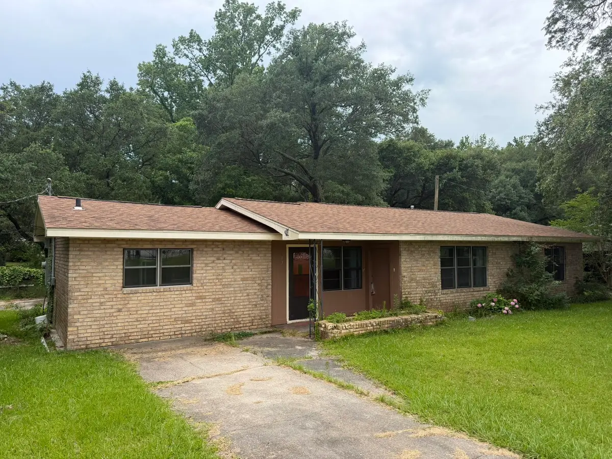 407 Miller Ave, Leesville, LA 71446 - #1