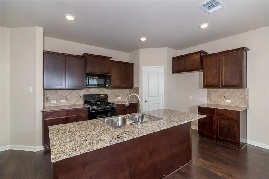 3172 Baywood Ave, Lake Charles, LA 70607 - Image #3